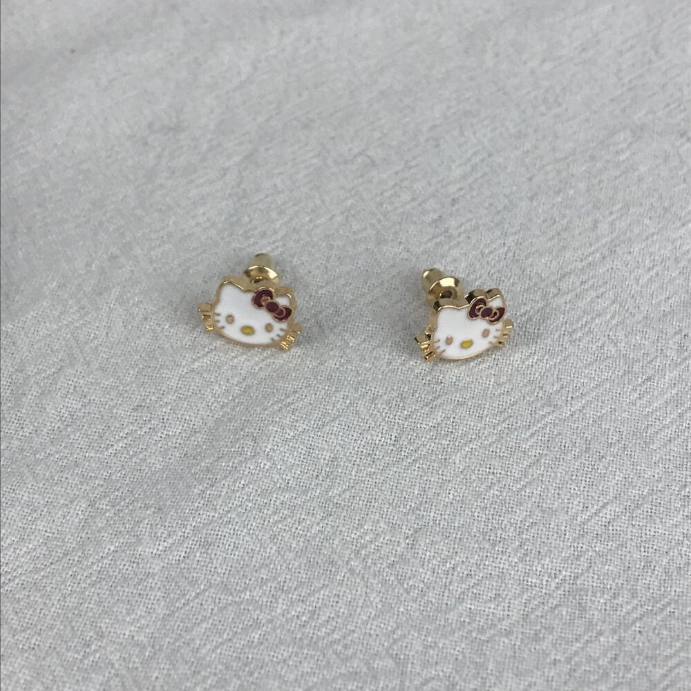 ๐ Hello Kitty Stud Earrings - Picture 1 of 4